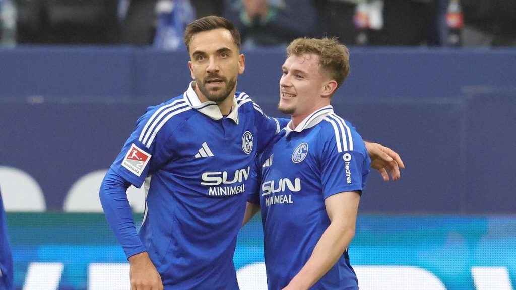 Schalke 04 bangt vor Duell in Düsseldorf – Klassenerhalt weiter offen Schalke 04 bangt vor Duell in Düsseldorf – Klassenerhalt weiter offen