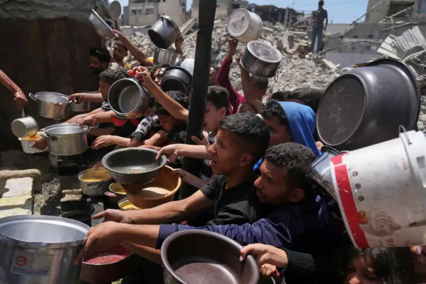 Gaza Humanitarian Foundation beginnt Hilfslieferungen trotz Hamas-Boykottaufruf Gaza Humanitarian Foundation beginnt Hilfslieferungen trotz Hamas-Boykottaufruf