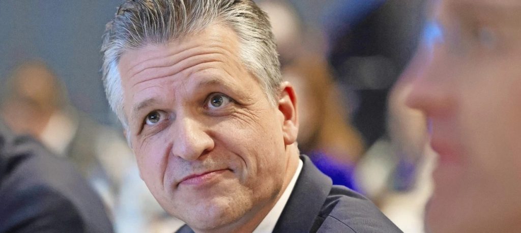 Kanzler Merz kündigt klare Linie in Regierungserklärung an – Union blockt Rentenpläne ab